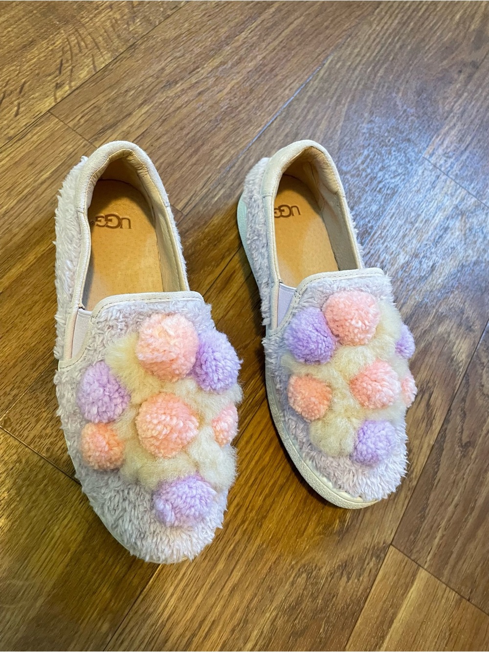 UGG Ricci Fuzzy Pom Pom Slip On Sneakers Pink Lavender Fog Women’s Size 7